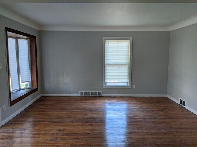 Building Photo - Charming 3-Bedroom Home and 1 Bath for Rent!