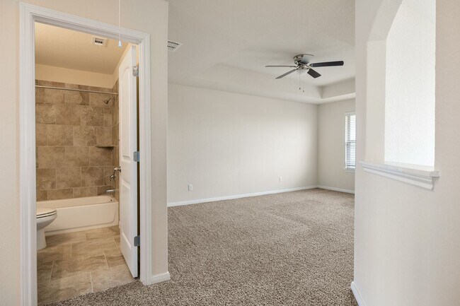 Building Photo - Spacious 4BR Home with Game Room, High Ceilings & Private Backyard in Schertz
