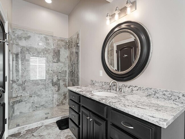 Building Photo - 3807 Harding Pl