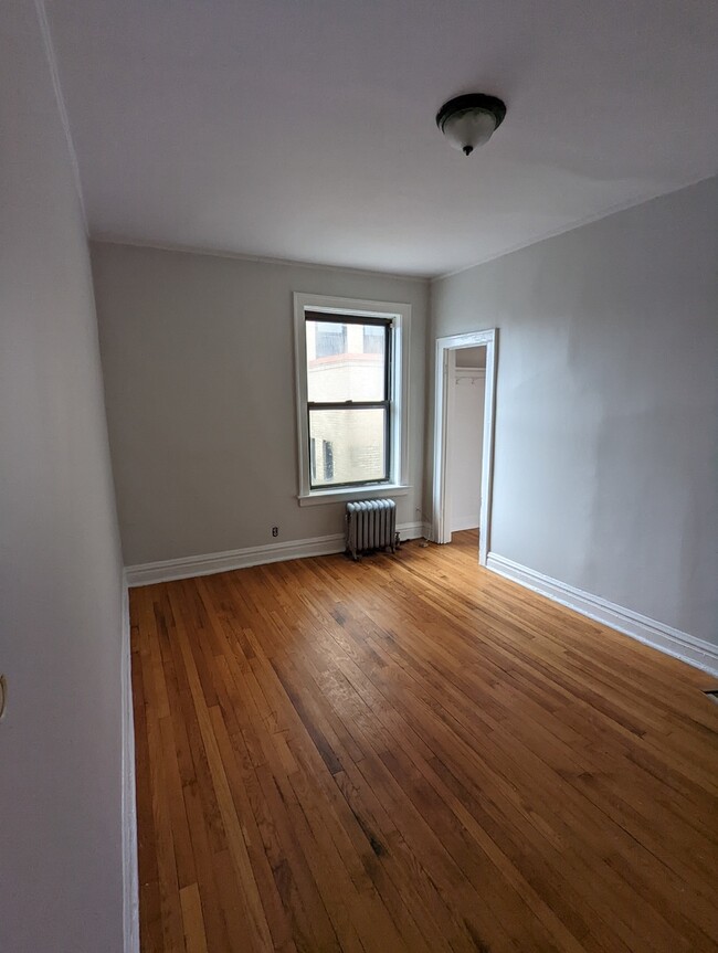 Building Photo - 5457 S Everett Ave