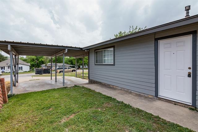 Building Photo - 5322 Lovell Ave