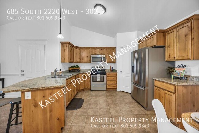 Building Photo - 685 S 2220 W