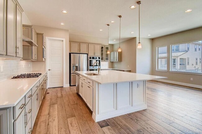 Building Photo - High End 4 Bed 5 Bath House in the Anthem ...