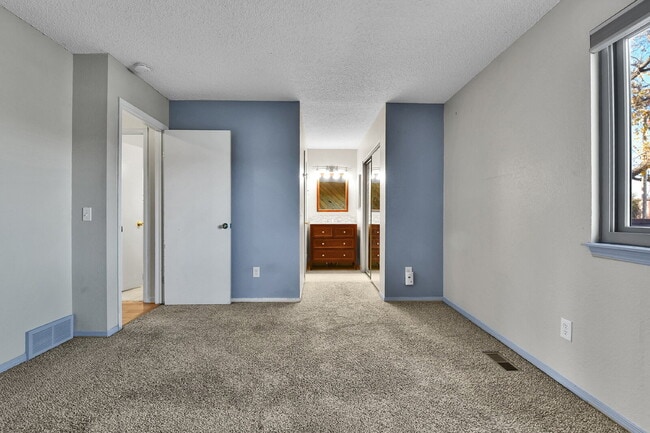 Building Photo - $2,795 - 3 Bed, 2.5 Bath Home in Broomfiel...