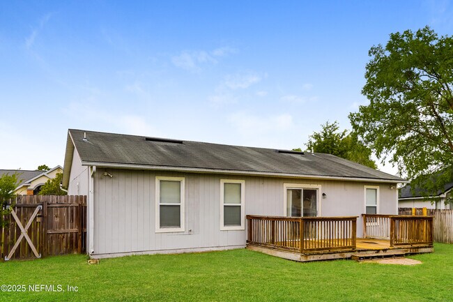 Building Photo - 7609 Dover Cliff Dr S