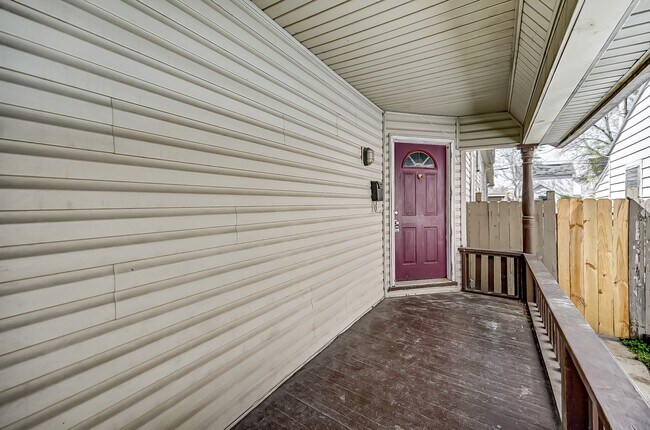 Building Photo - Charming 4 bedroom, 1 bathroom
