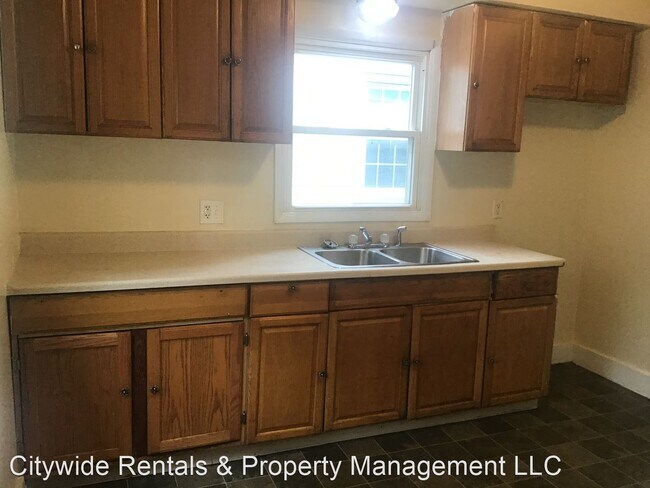 Primary Photo - 3 br, 1 bath House - 3003 W. Carmen Ave