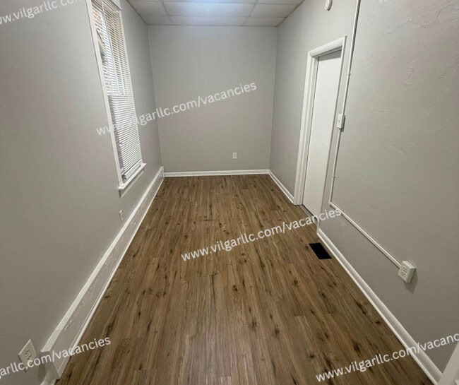Building Photo - 4856 Magoun Ave