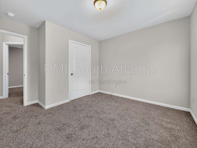 Building Photo - 6446 Grey Fox Way