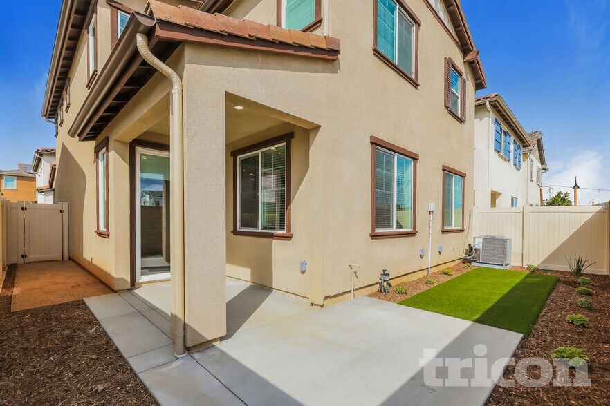 Building Photo - 31673 Rosetta St