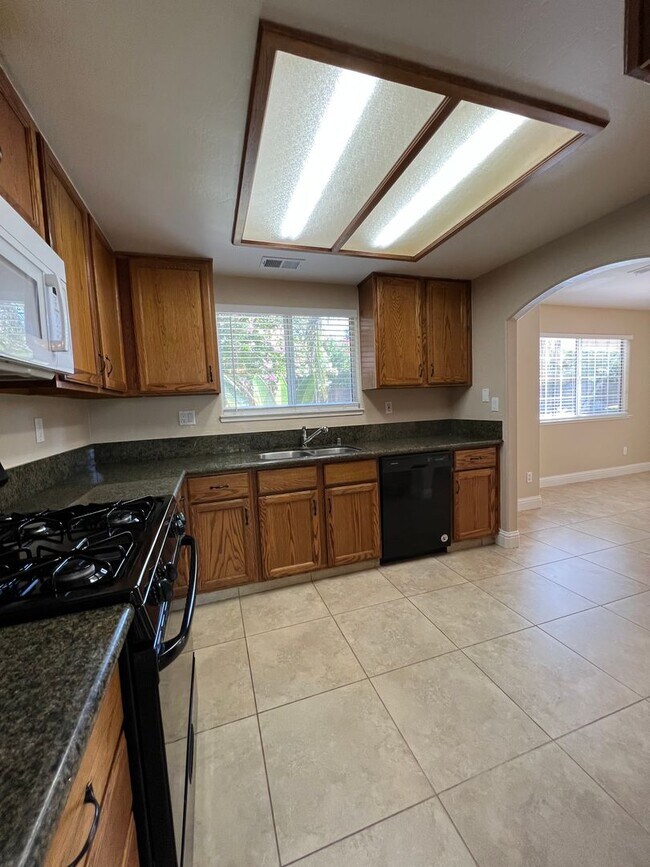 Building Photo - Beautiful 2 Story Home in The Seasons - SW- $2,400 + $2,400 Deposit