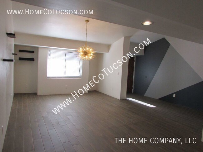 Building Photo - 3668 N Royal Prince Ct. Move in June 3