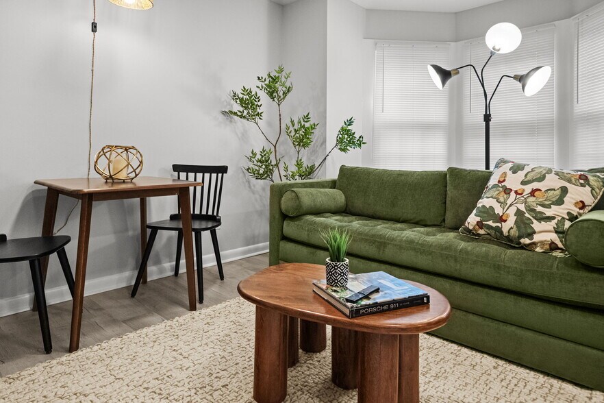 Building Photo - 149 E Main St