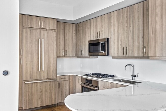 Building Photo - 10 Shipyard Dr