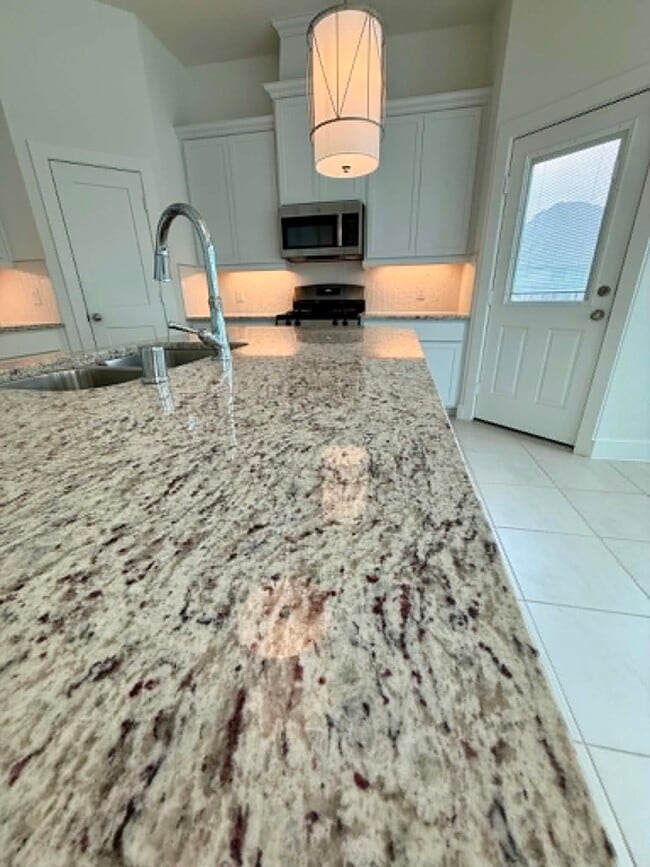 Building Photo - 1539 Crystal Stream Dr