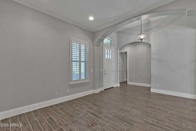 Building Photo - 26093 N 96th Ave