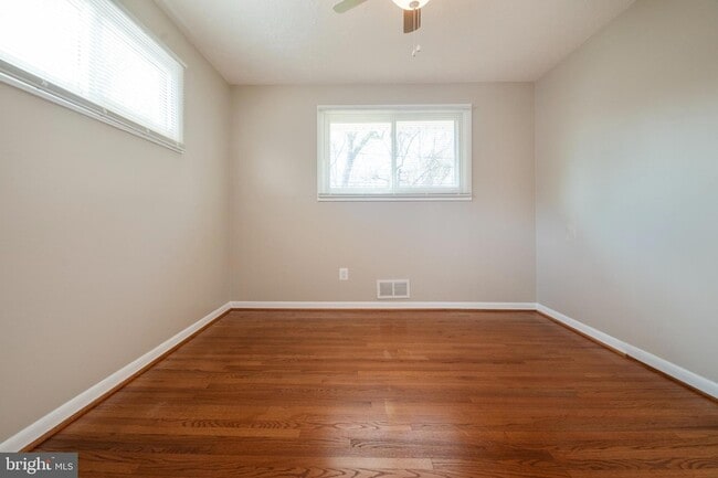 Building Photo - 1909 Pagham Rd