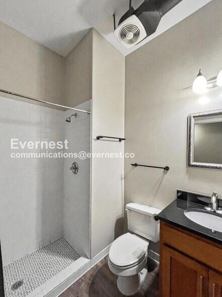 Building Photo - 92 S Main St