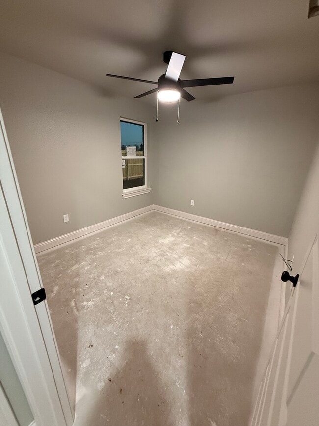 Building Photo - 317 Woodstock Ln