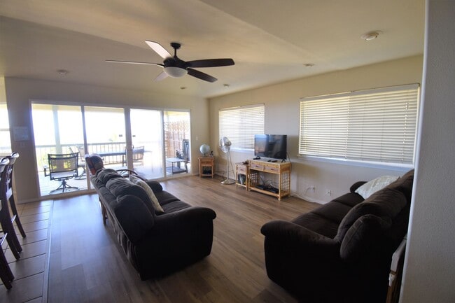 Building Photo - Palisades 4 Bedroom 3 Bath Home