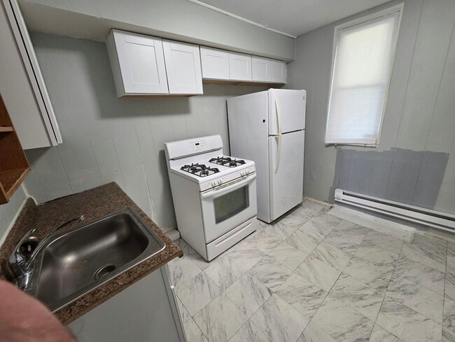 Building Photo - 2433 Shirley Ave