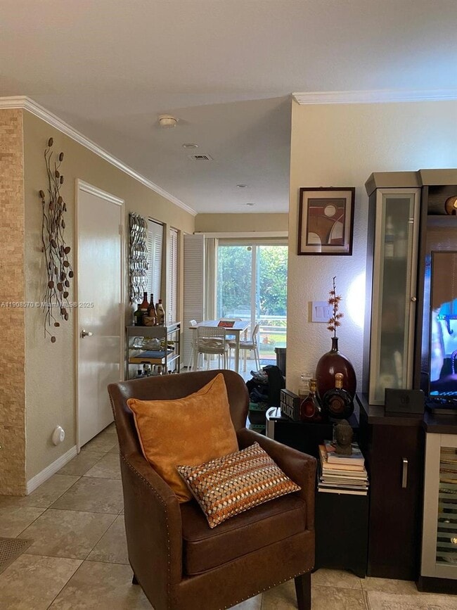 Building Photo - 2098 NE 167th St