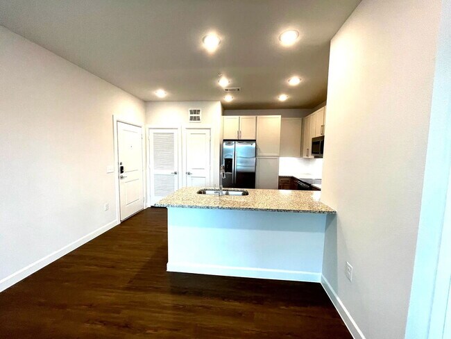 Building Photo - 2300 N Friendship Rd