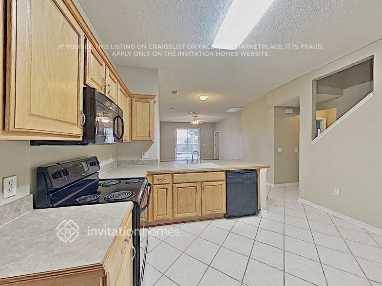 Building Photo - 10315 Tecoma Dr