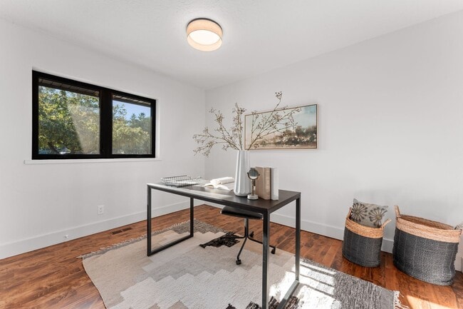 Building Photo - Exceptional Boise West Bench Home