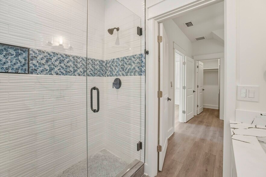 Building Photo - 4056 Biltmore Ave