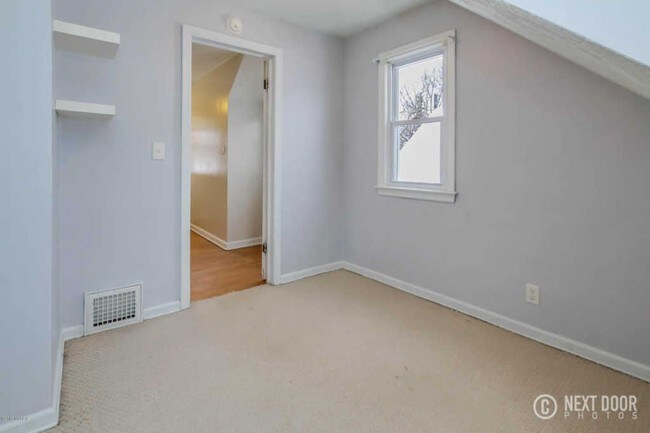 Building Photo - 1319 Diamond Ave NE