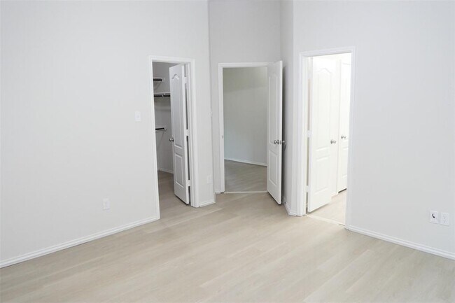 Building Photo - 3107 Andlor Hills Dr