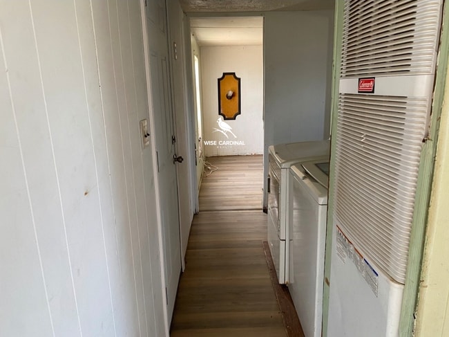 Building Photo - 509 May St