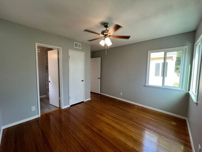 Building Photo - Upgraded 3+2 in Canoga Park w/central HVAC, wood floors + appliances!