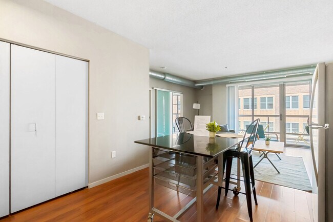 Building Photo - 616 Washington Ave S