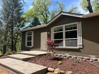 Building Photo - LAKE COMBIE ACCESS. Brand New 3-Bedroom Ho...