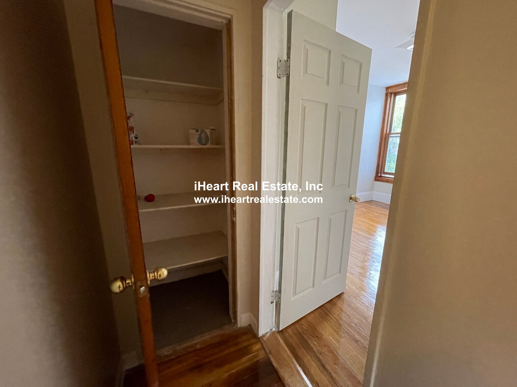 Building Photo - 338 K St