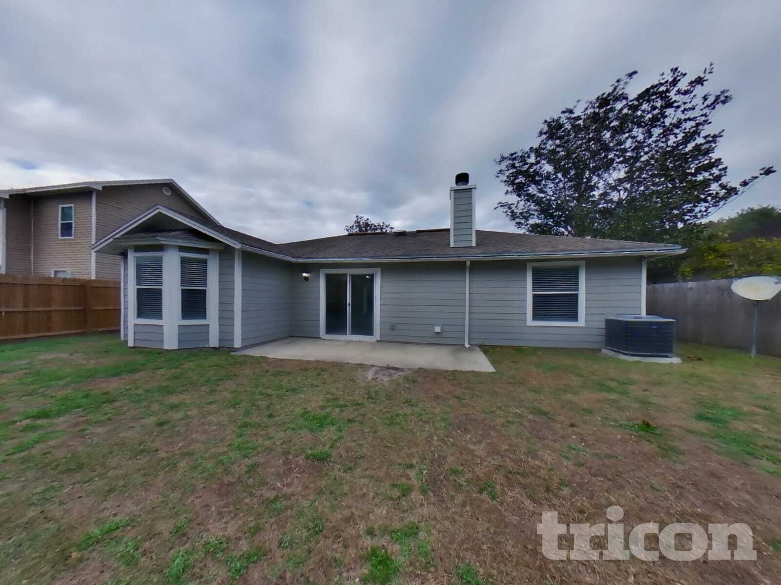 Building Photo - 8778 Fieldside Dr S