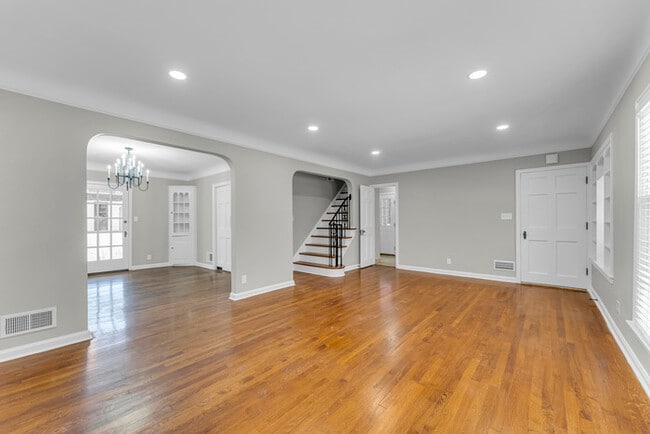 Building Photo - 2555 Saybrook Rd