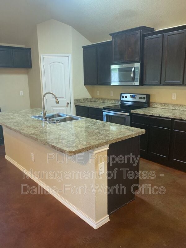 Building Photo - 7320 Mistletoe Trail