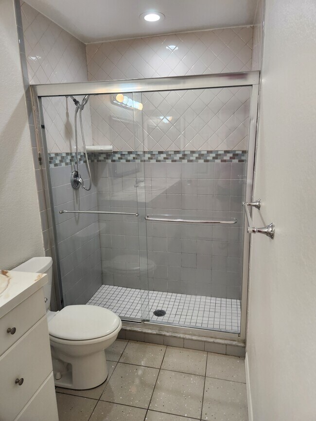 Building Photo - 4227 Larkin St