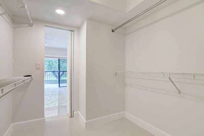 Building Photo - 15109 Ashland Dr