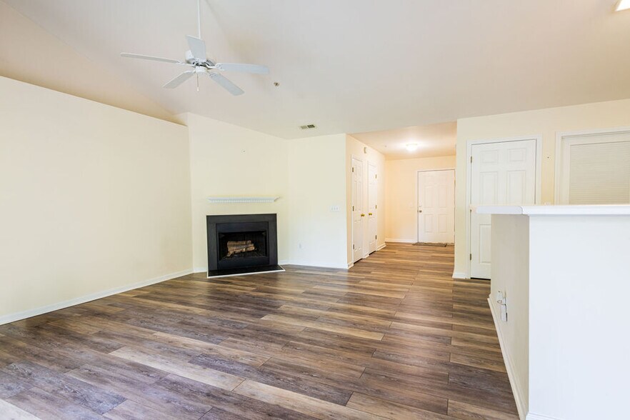 Building Photo - 1122 Chenille Dr