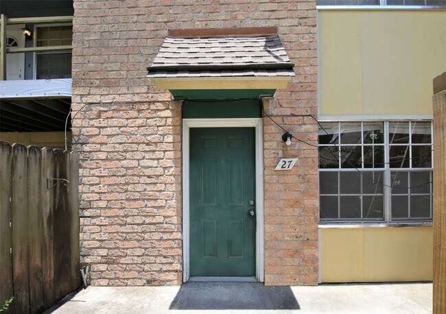 Building Photo - 1433 Cedar Post Ln