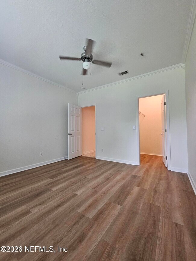 Building Photo - 13810 Sutton Park Dr N