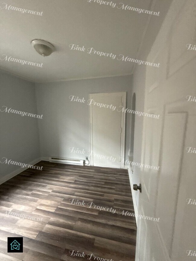 Building Photo - 14814 Sussex St