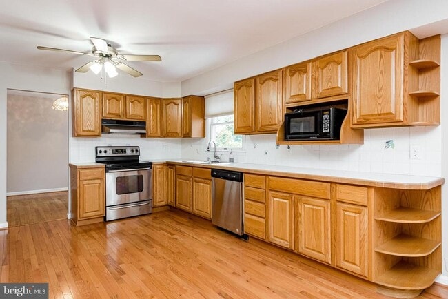 Building Photo - 517 Stockbridge Ct