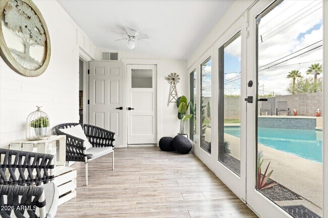 Building Photo - 423 N 73rd Pl