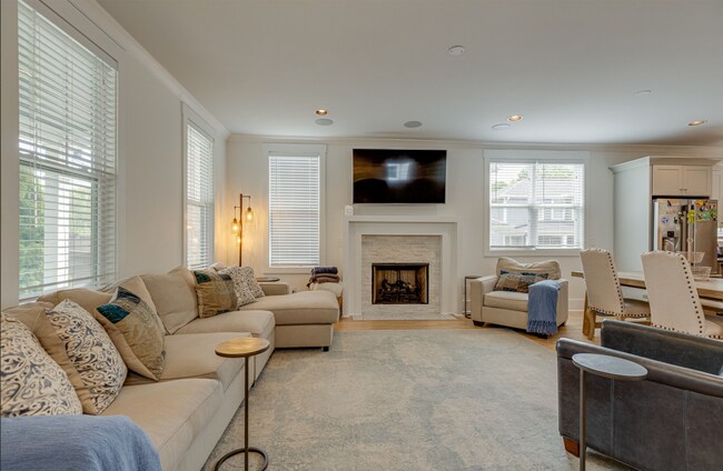 Building Photo - 2405 Chapel Ave