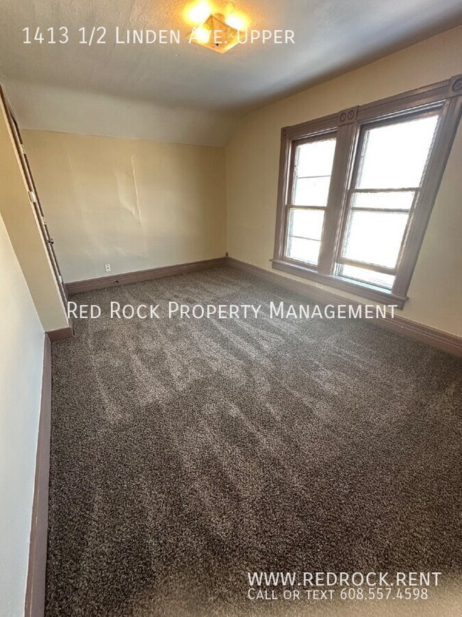 Building Photo - 1413 1/2 Linden Ave. Upper-